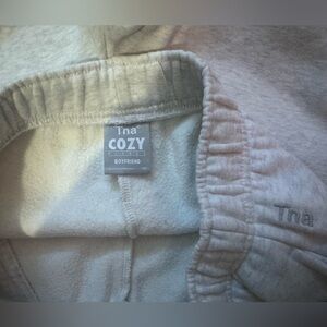 Aritiza TNA cozy fleece boyfriend sweatpants